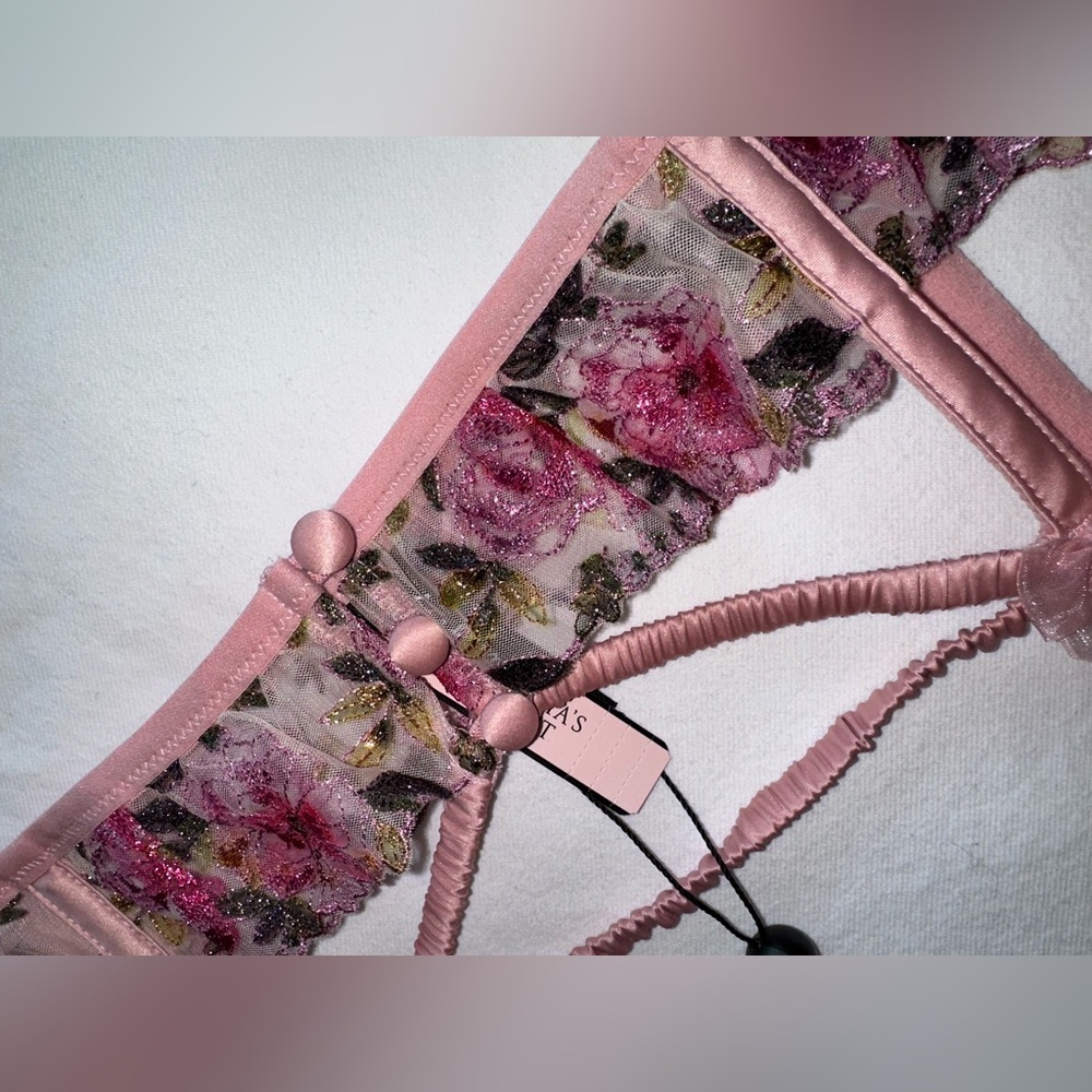 NWT For Love And Lemons Blushing April Rose Floral Lace Suspender Garter Belt